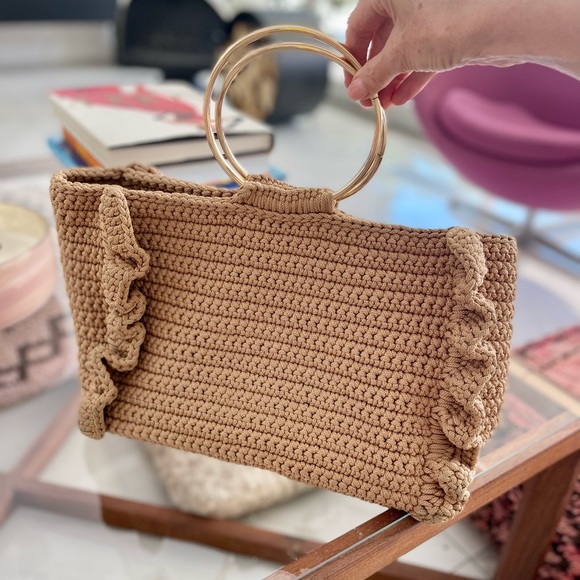 One and Only Crochet Ring Handle Tote once owned by @taramilktea ⭐️ Caramel - Picture 9 of 13